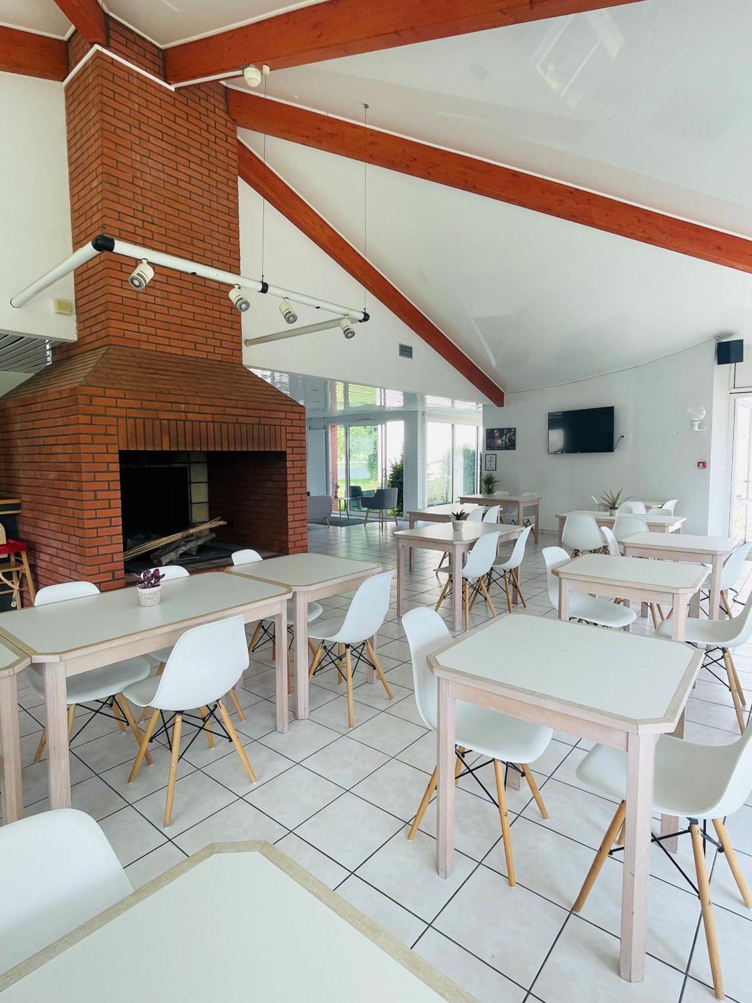 Hotel La Petite Auberge Chambretaud Екстер'єр фото
