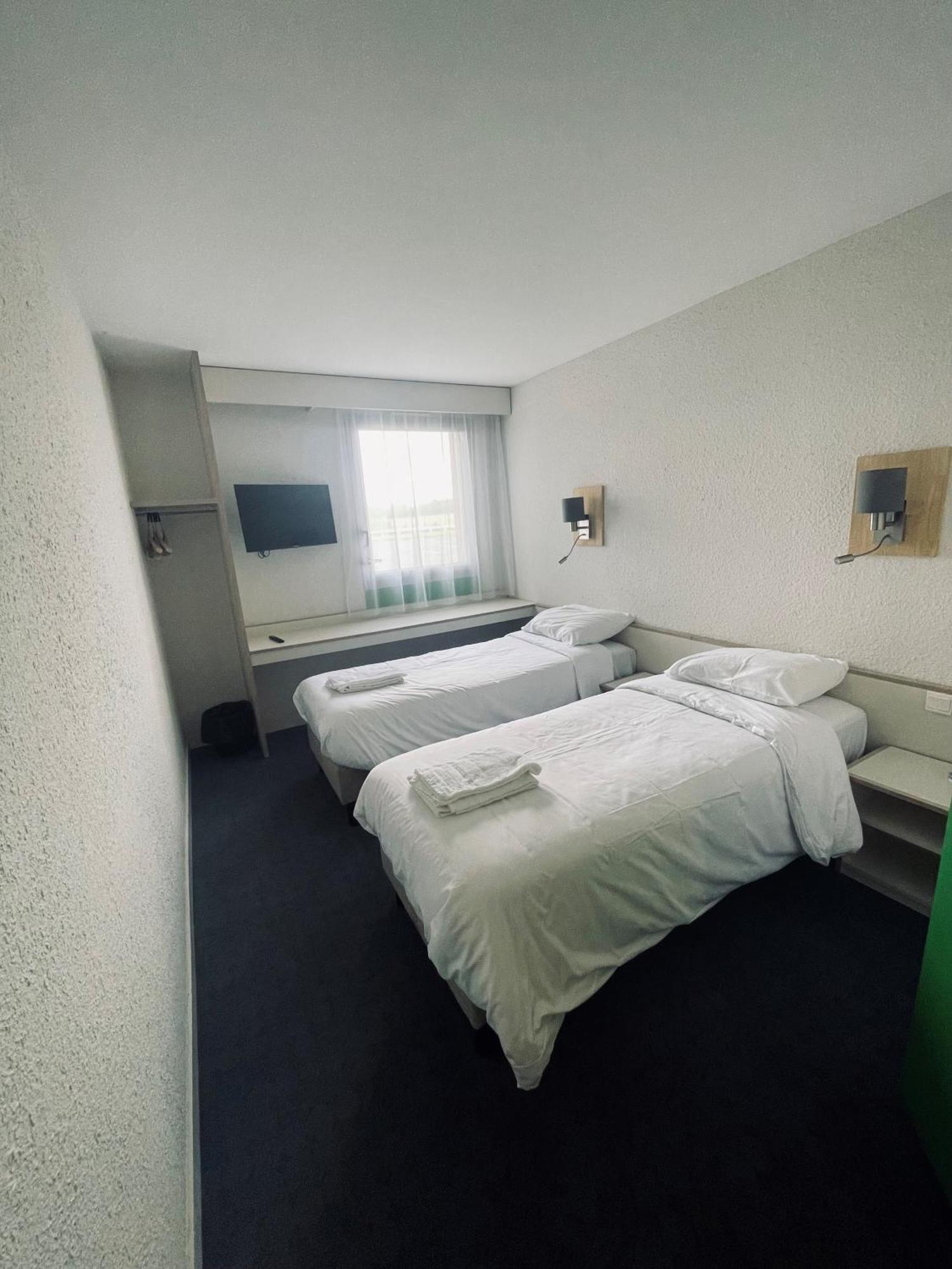 Hotel La Petite Auberge Chambretaud Екстер'єр фото